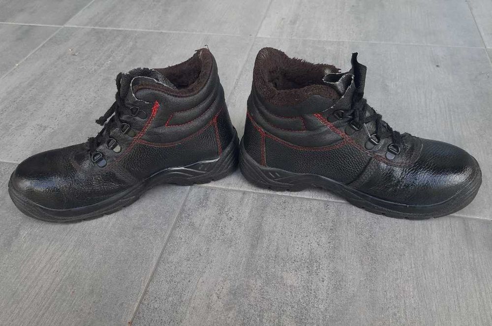 Б/у утепленные ботинки рабочие Art Master с металическим носком, р. 40