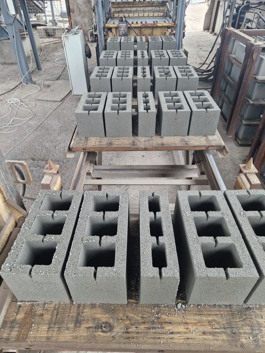 Продам Шлакоблок полублок