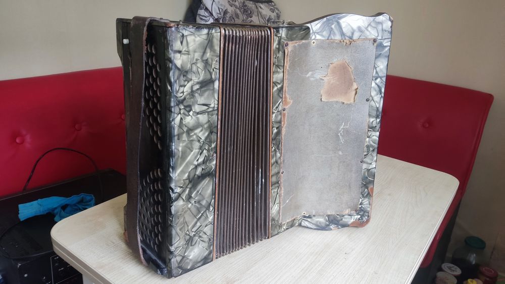 Вінтажний акордеон HOHNER Verdi