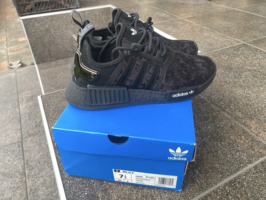 Adidas nmd r1 нові