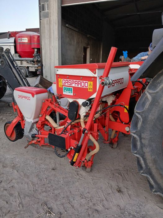 Siewnik punktowy do kukurydzy Gaspardo