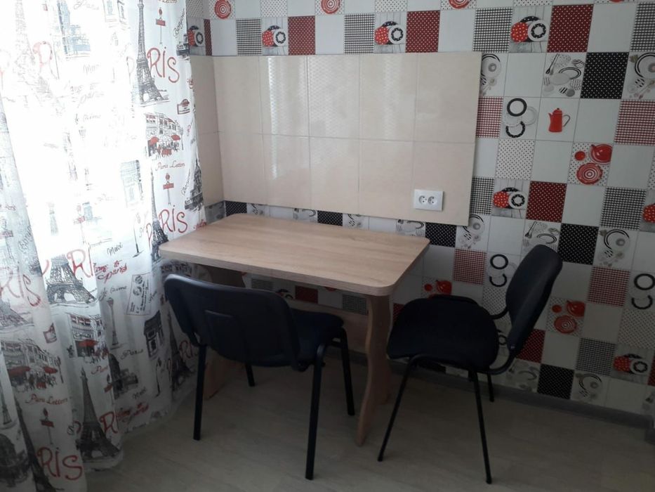 1й этаж  2х-комн помесячно