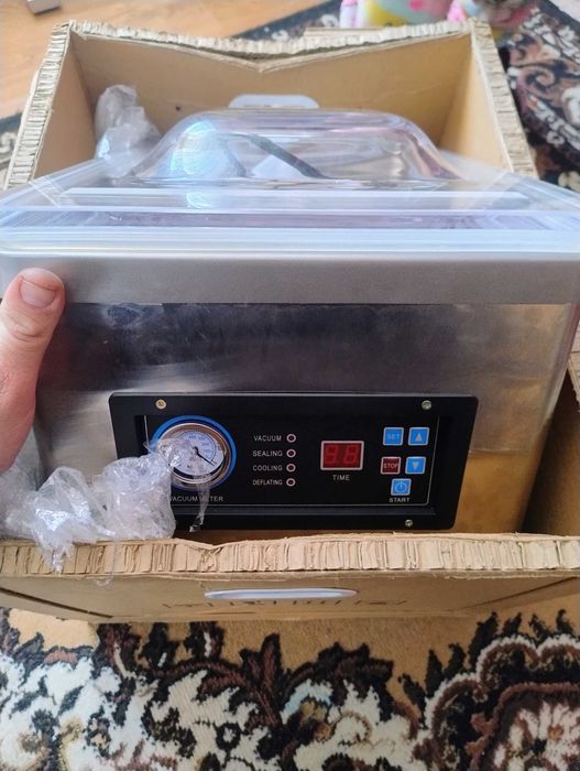 Вакуумний упаковщик вакуматор