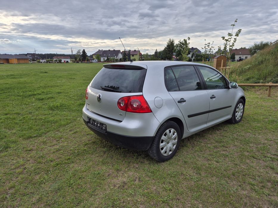 Golf 5 1.6 MPI 102km