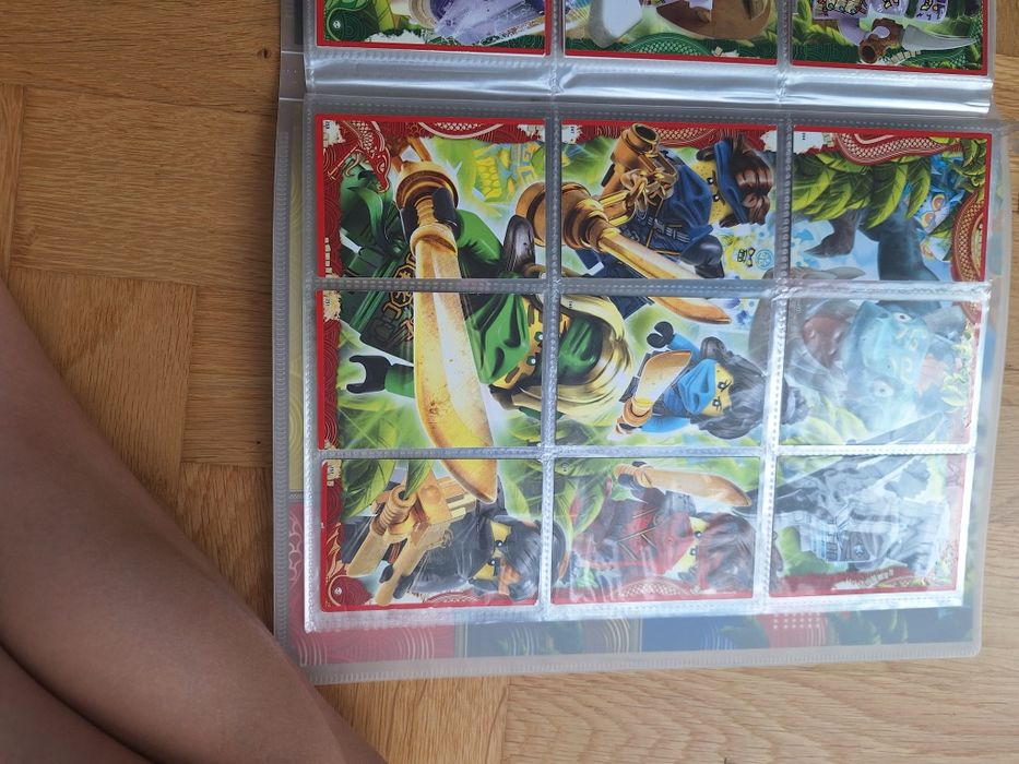 Album kolekcionerski z kartami lego ninjago