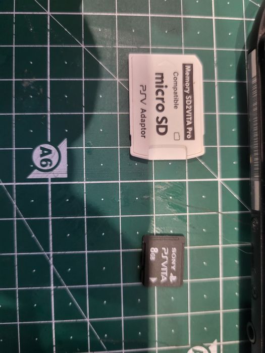 Продам PS Vita 2000 ( slim )