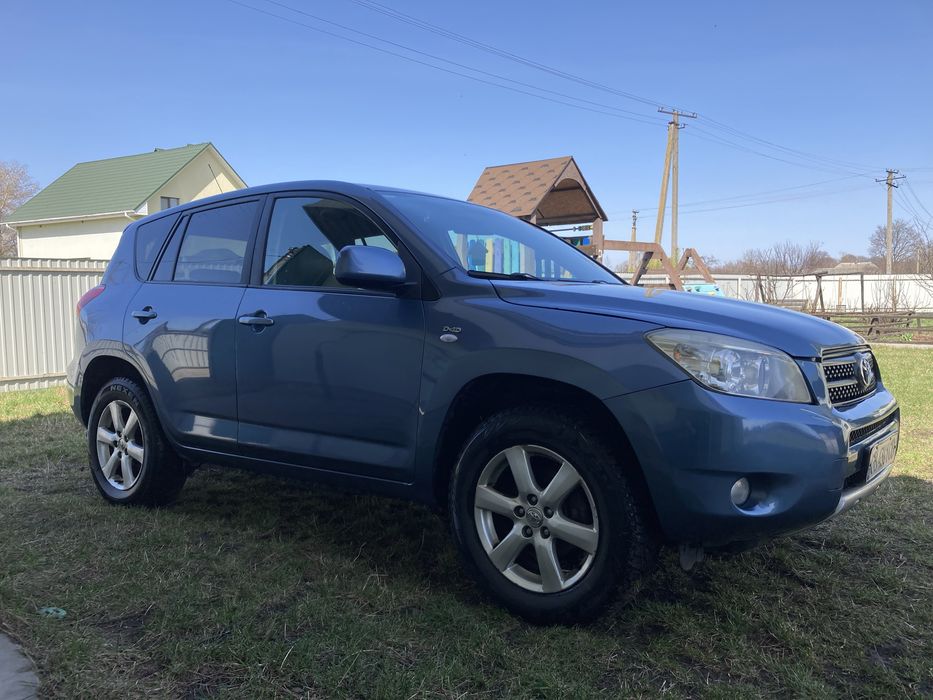 Продам Toyota Rav4