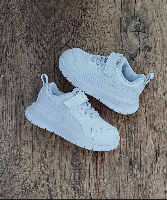 Puma дитячі білі кеди кросівки / Nike літні кросовки 22-23р