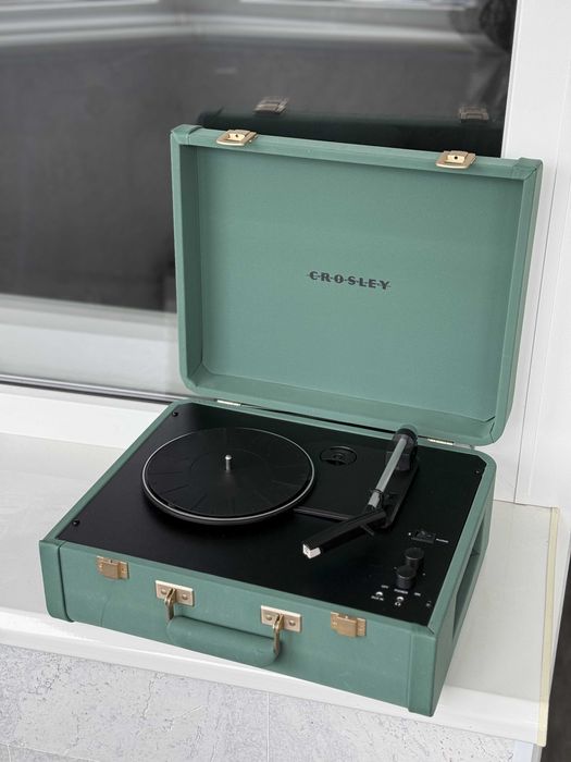Crosley Portfolio Quetzal