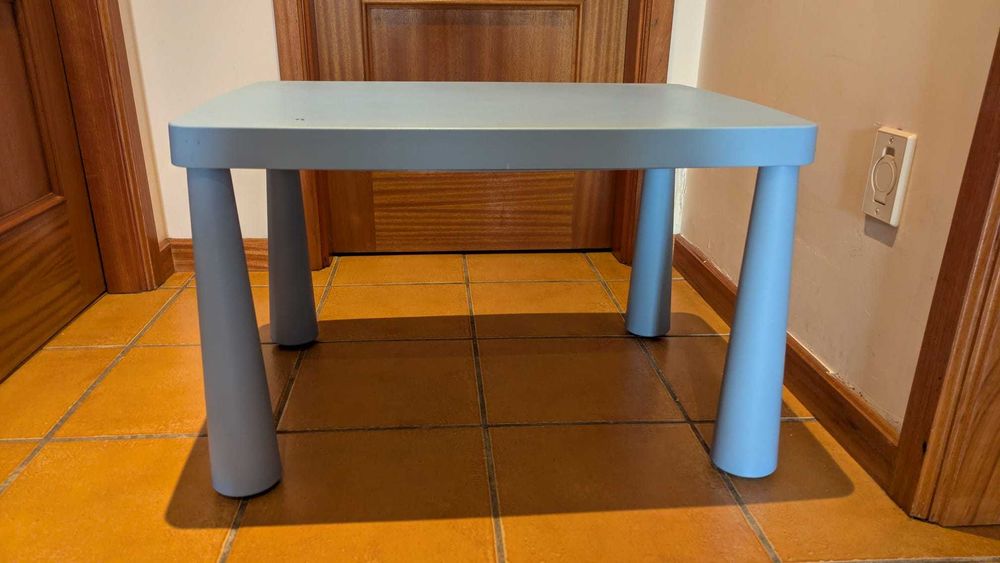 Mesa criança IKEA