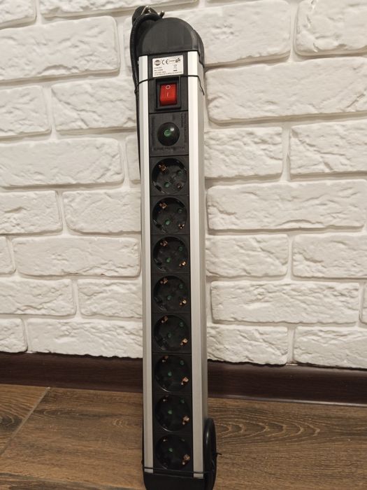 Подовжувач на 8 розеток  Aoboer GABKS08 з алюмінієвим корпусом