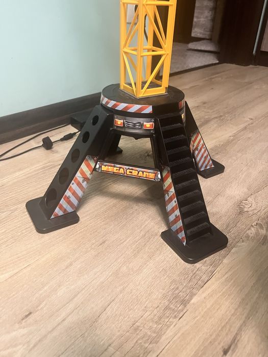 Дитячий кран на пульті