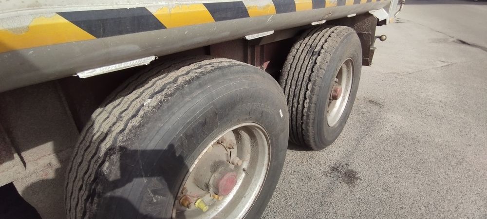 Напів причіп  Montracon