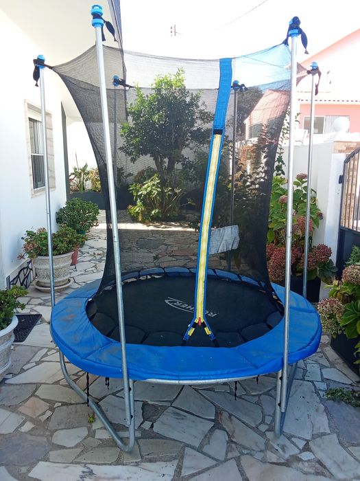 Trampolim infantil