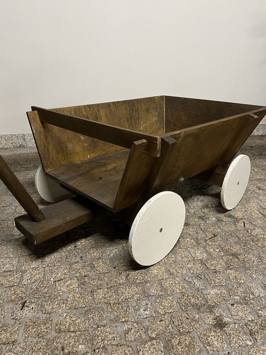 Carro de mão madeira