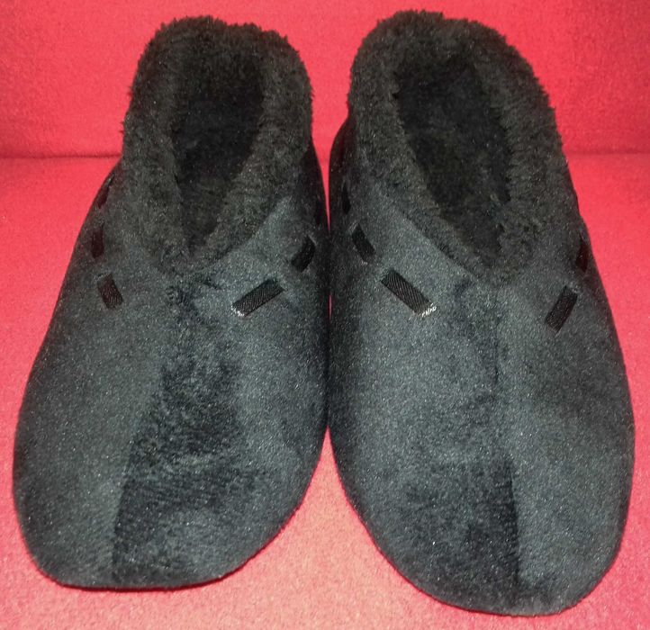 Czarne kapcie 40