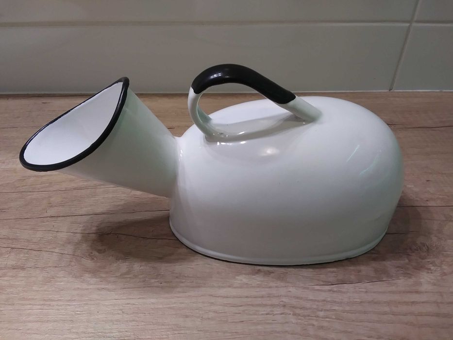 Stare przedmioty z PRL zabytkowe kaczki wojskowe naczynia szpitalne