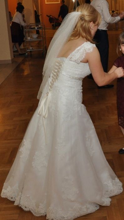 sukienka ślubna gratis welon