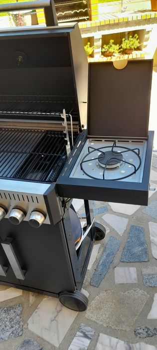 Vendo barbecue  com quatro bocas mais uma lateral