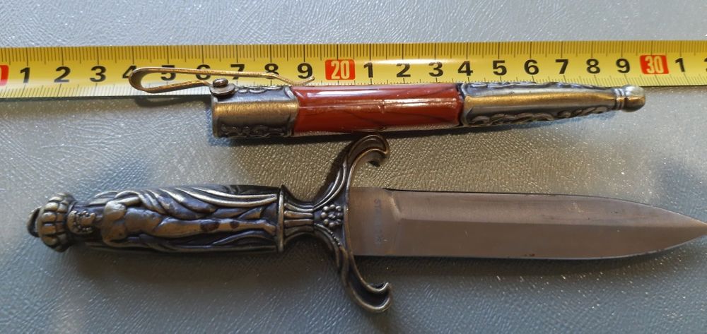 Сувенир.Нож для резки бумаги.