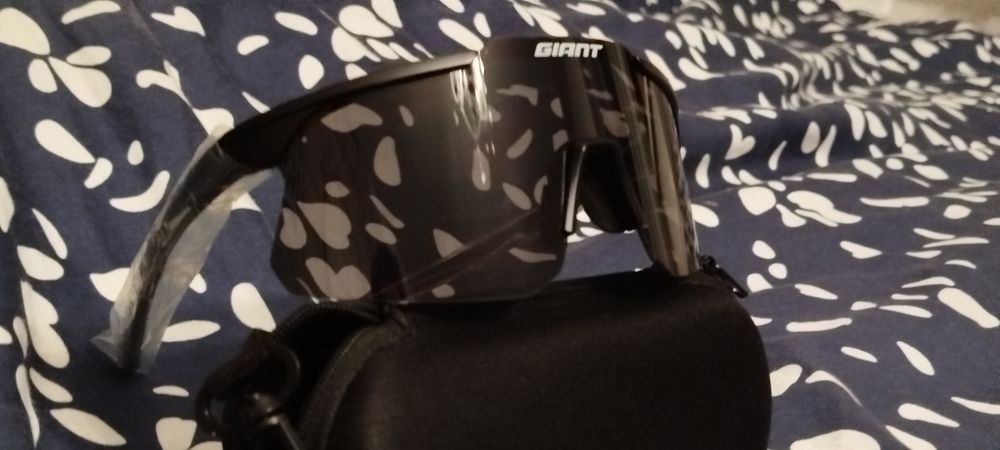 Ultra lekkie okulary przeciwsłoneczne Giant