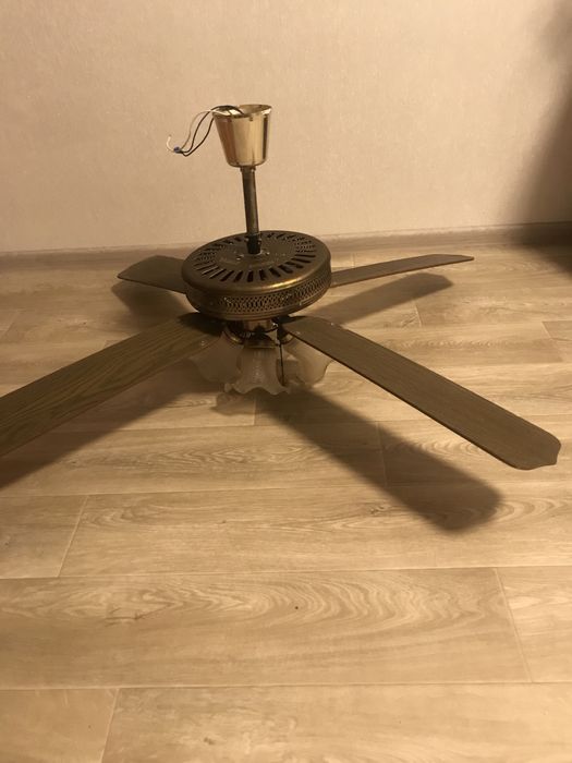 Люстра з вентилятором 1000