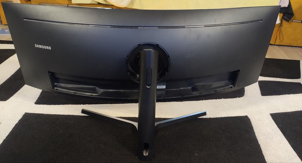 Ігровий монітор Samsung 43"
