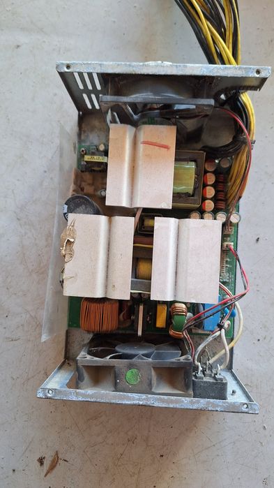 БЛОК ЖИВЛЕННЯ 220В /12V  Робочий