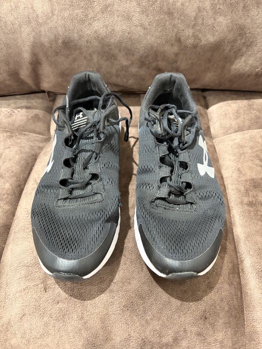 Кросівки Under Armour сірі, розмір 45.5, стелька 29.5 см