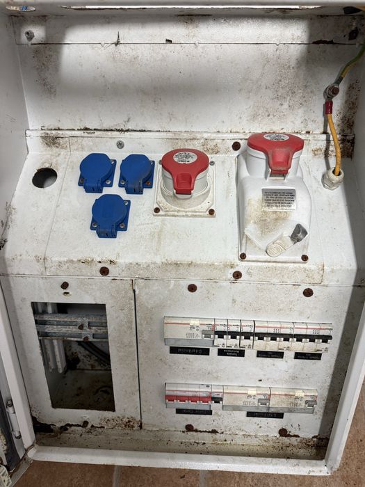 Quadro eletrico usado