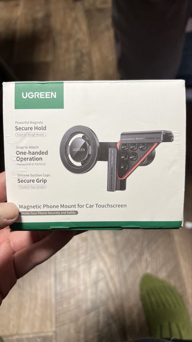 Магнітний автомобільний тримач для телефону UGREEN LP948