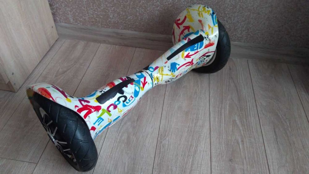 Гіроскутер GYRO - з інструкцією, має Bluetooth і LED-підсвітку.