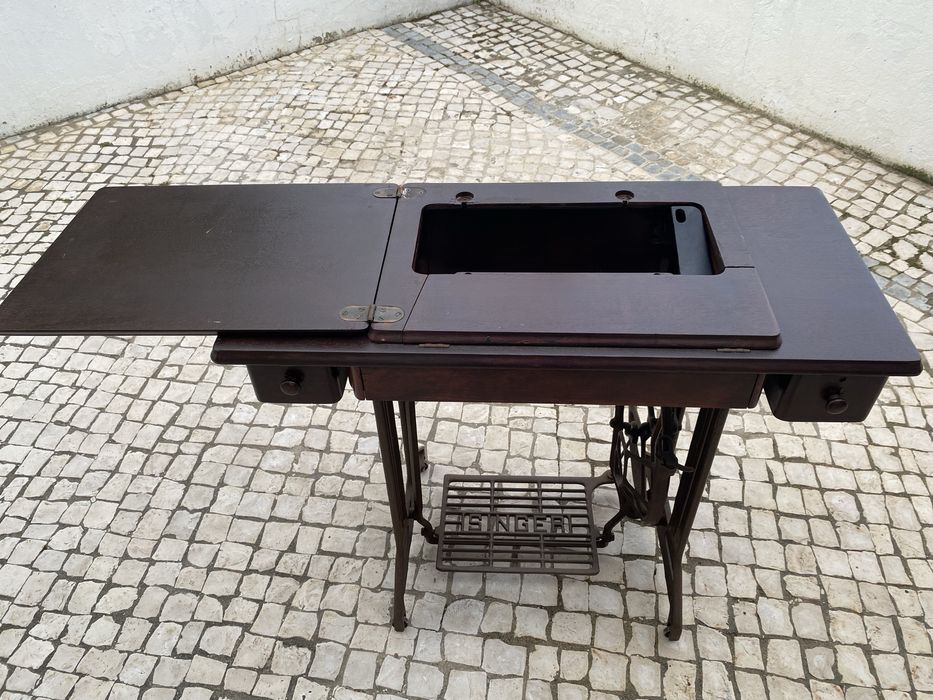 Mesa de maquina de costura Singer