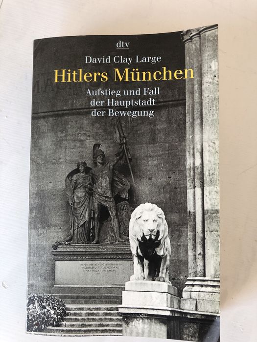 Книга Девіда Клея Ларге «Гітлерівський Мюнхен» німецькою мовою