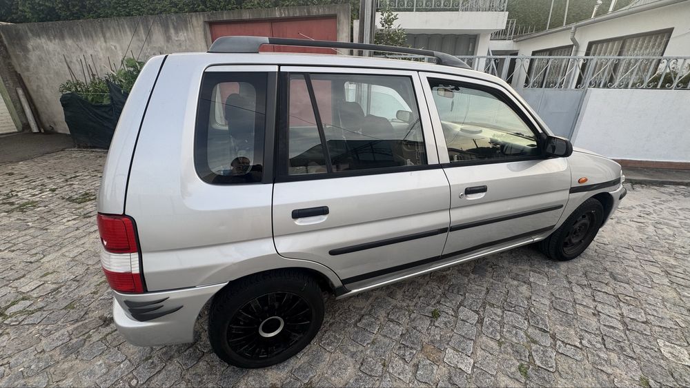 MAZDA em bom estado