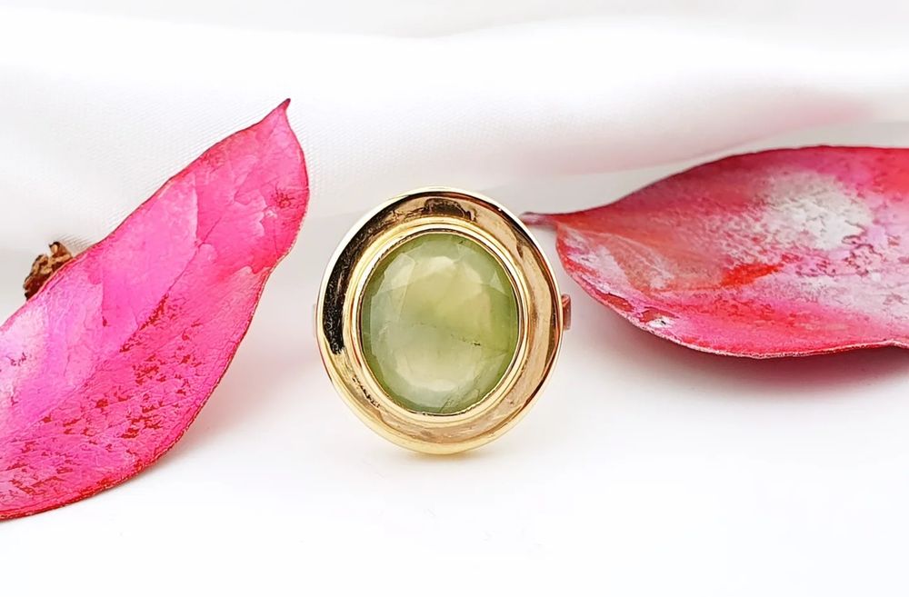 Złoty pierścionek z naturalnym Oliwinem  pr.585 (026p)