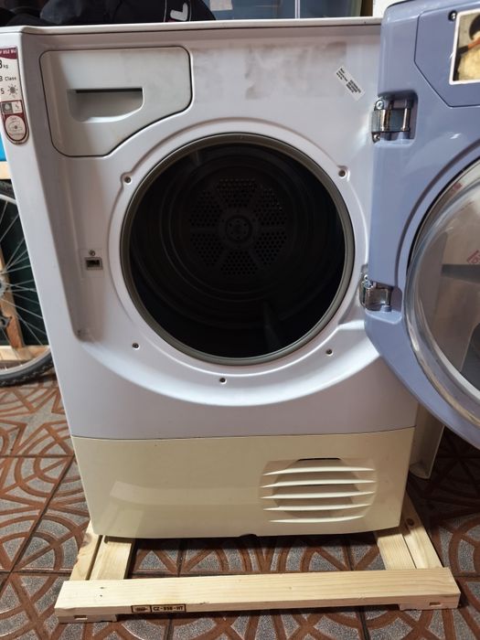 Máquina de Secar ARISTON - Hotpoint