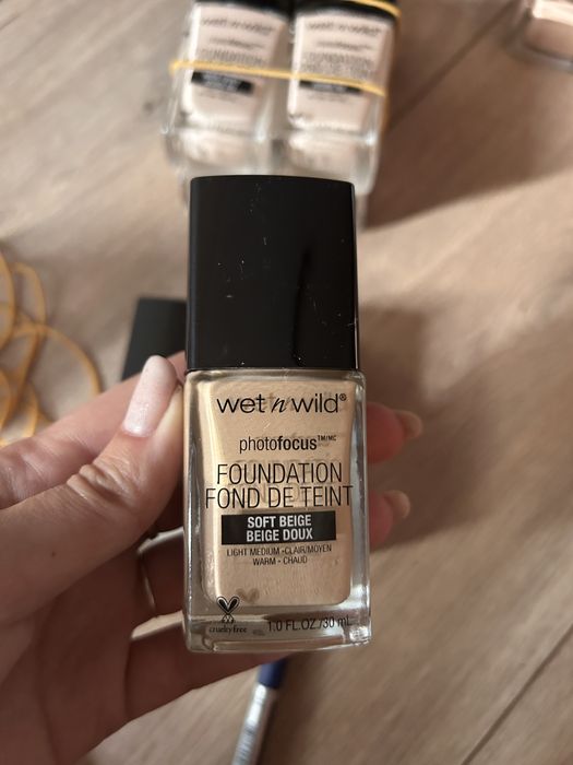 Podkład fluid puder wet n wild