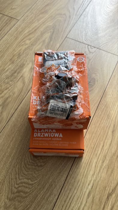 Klamka Euforia 2x z kwadratowym szyldem, czarny mat NOWE