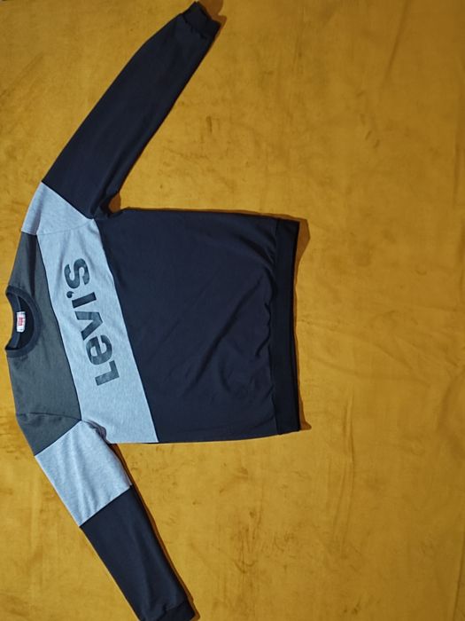 Продам  кофту  !!!