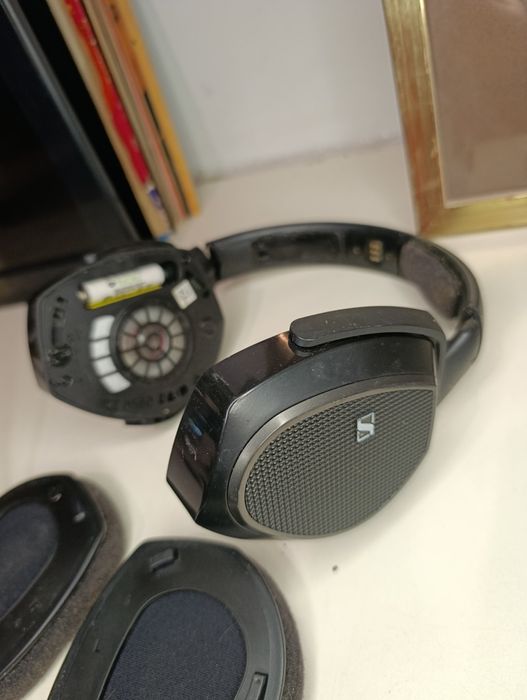 Słuchawki bezprzewodowe SENNHEISER RS 175 ze stacją zasięg 100m