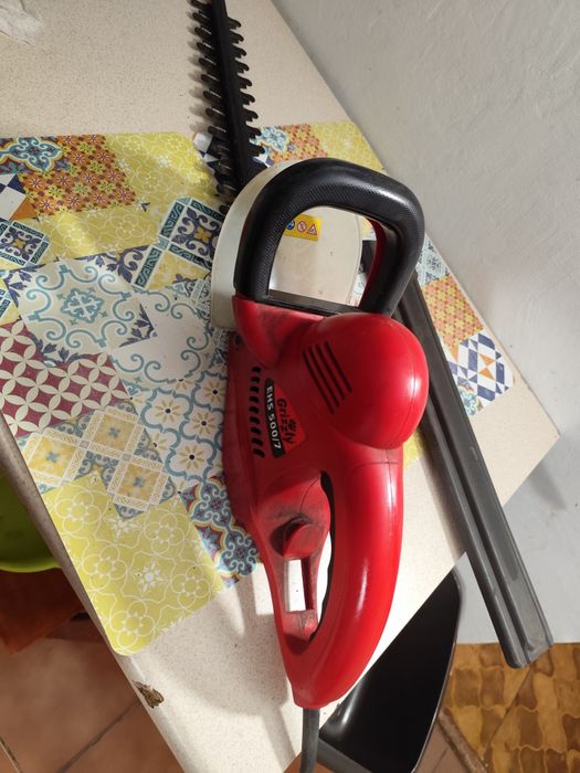 Nożyce do żywopłotu elektryczne