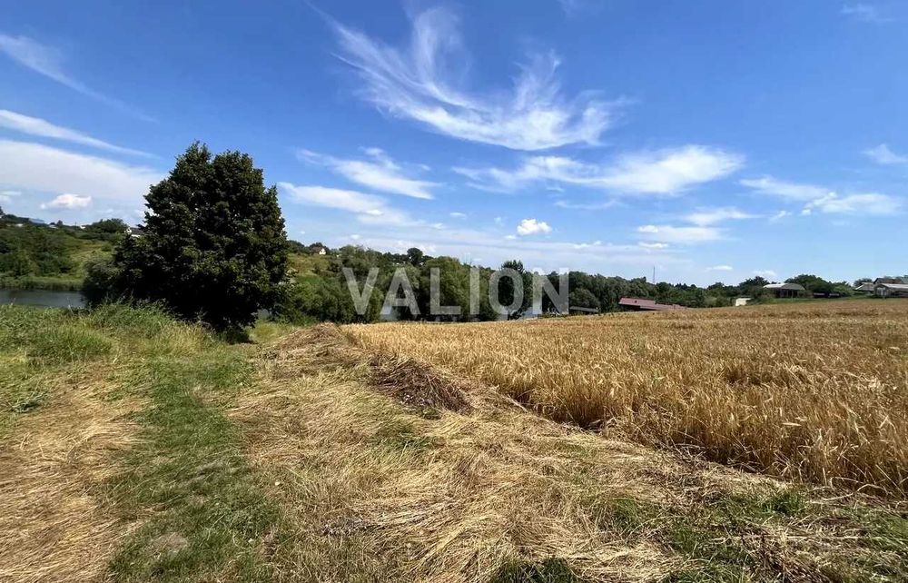 Продам дачу без сусідів під охороною перша лінія озера 45 соток
