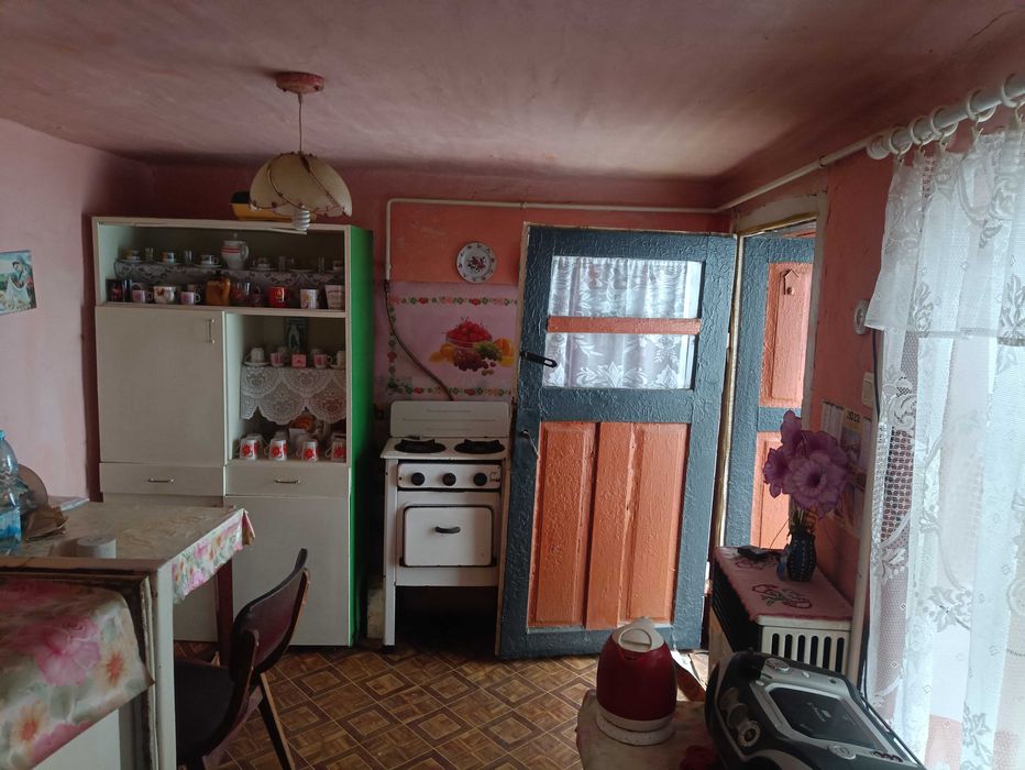 НЕВЕЛИКИЙ 54 кв.м., КОМПАКТНИЙ будинок у житловому стані, тиха вулиця