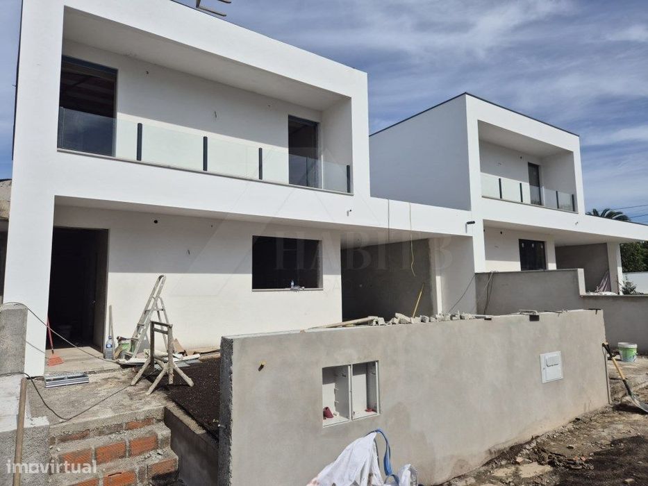 Moradia T3 de Arquitetura Moderna - Correlhã, Ponte de Lima