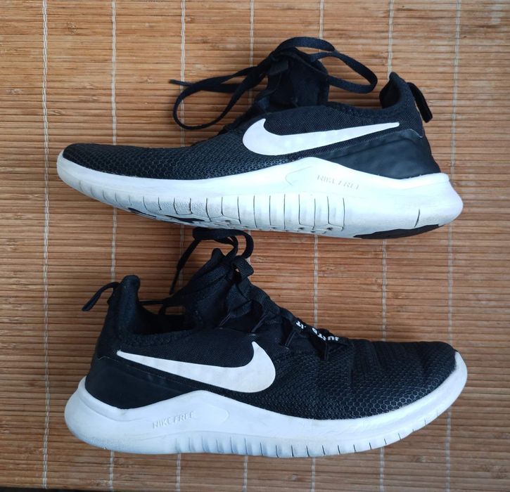 Фітнес бігові кросівки Nike Free Tr8 р 37,5