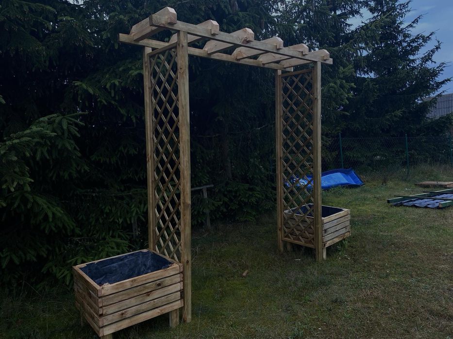 Pergola z donicami