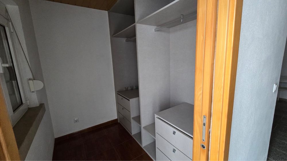 Casa térrea T1 Remodelada no Centro de Santarém- Junto ao W Shopping