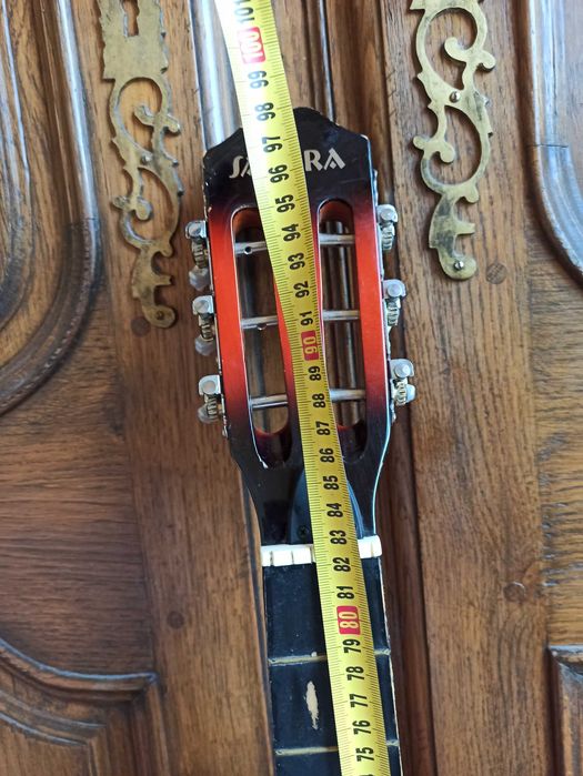 Gitara klasyczna do ozdoby lub renowacji