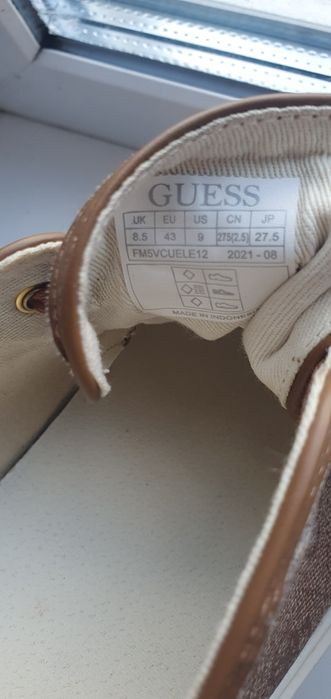 Сникерсы мужские Guess